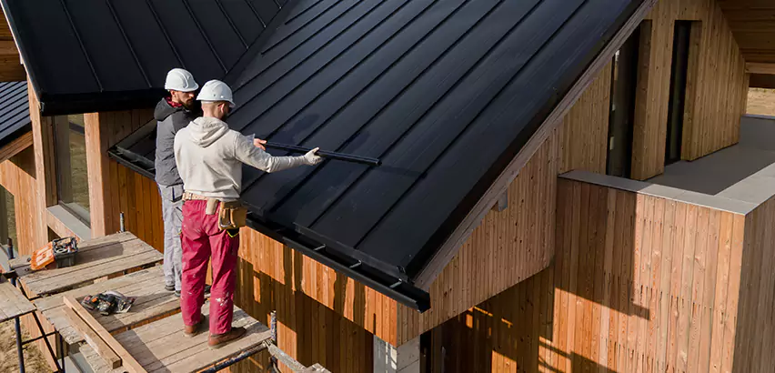 Metal Roof Maintenance in Des Plaines