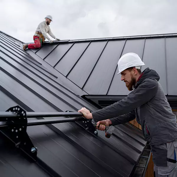 Why Des Plaines Property Owners Choose Des Plaines Roofing Pro for Metal Roof Repair?